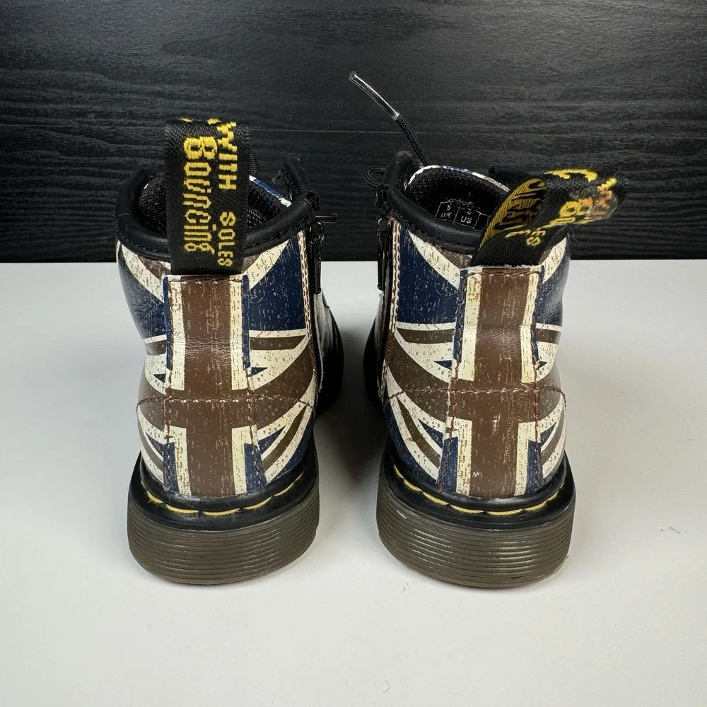 Dr  Martens Boots BRITISH FLAG Delaney Union Jack US 6 UNISEX Kids Toddler Laces